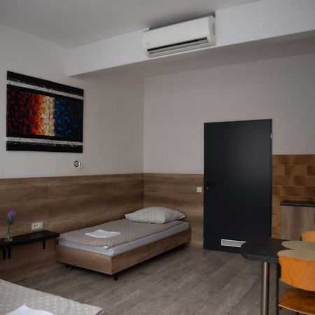 Noclegi "Poza Szlakiem" Walbrzych Bagian luar foto
