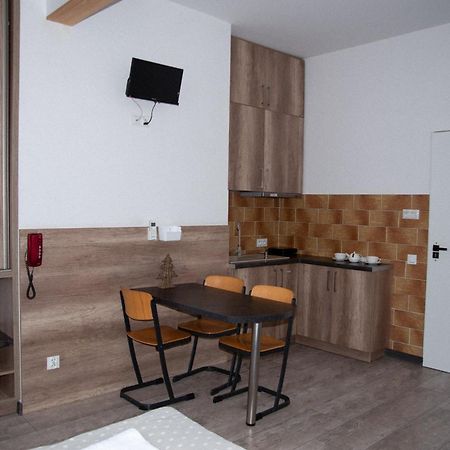 Noclegi "Poza Szlakiem" Walbrzych Bagian luar foto