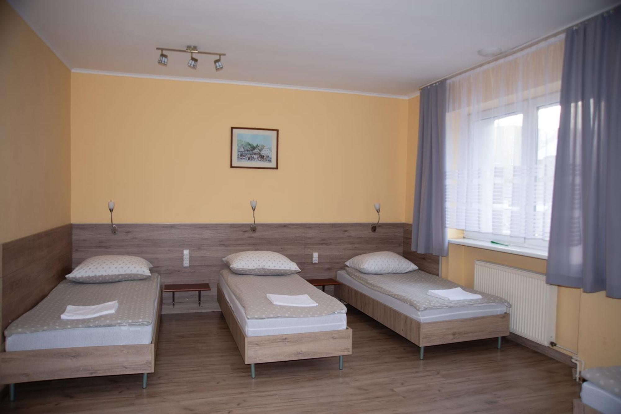 Noclegi "Poza Szlakiem" Walbrzych Bagian luar foto