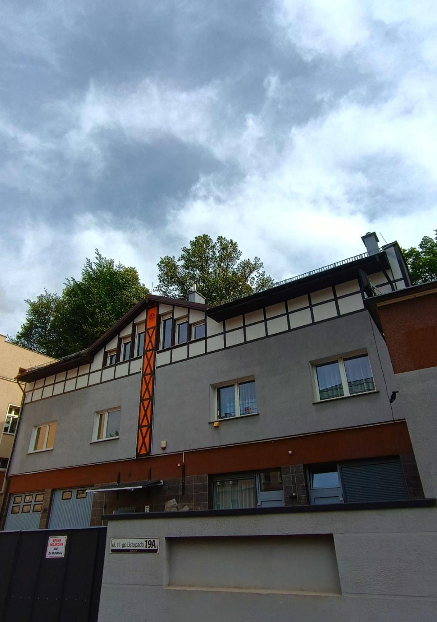 Noclegi "Poza Szlakiem" Walbrzych Bagian luar foto