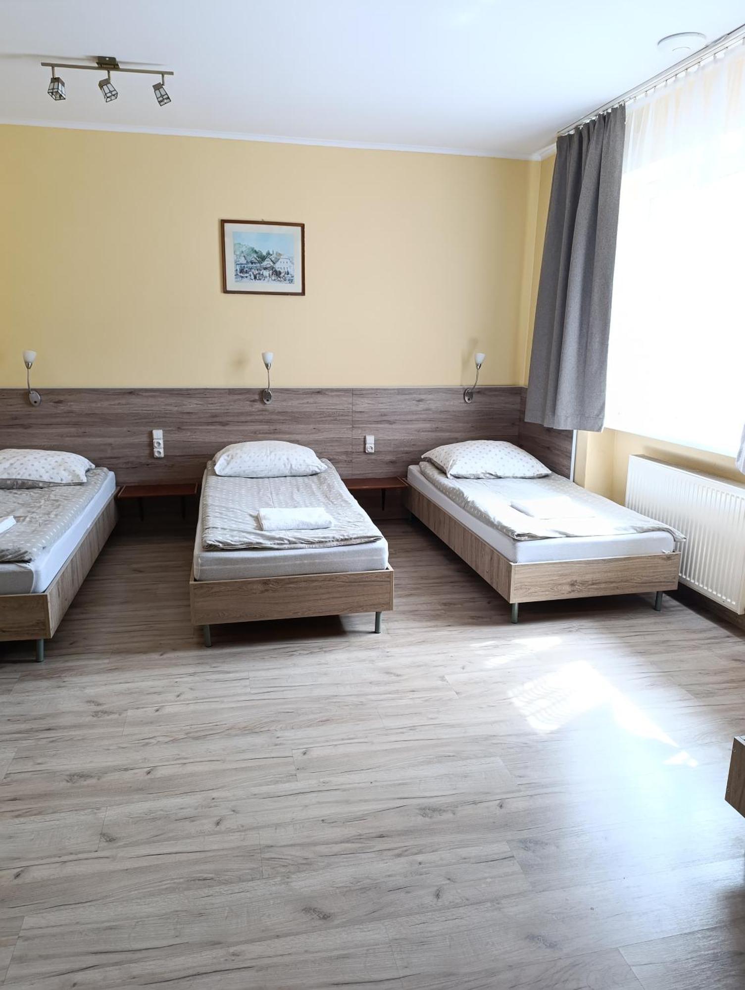 Noclegi "Poza Szlakiem" Walbrzych Bagian luar foto
